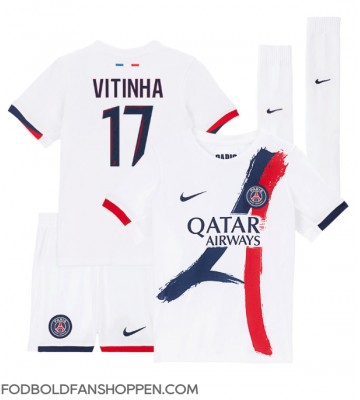 Paris Saint-Germain Vitinha #17 Udebanetrøje Børn 2024-25 Kortærmet (+ Korte bukser)